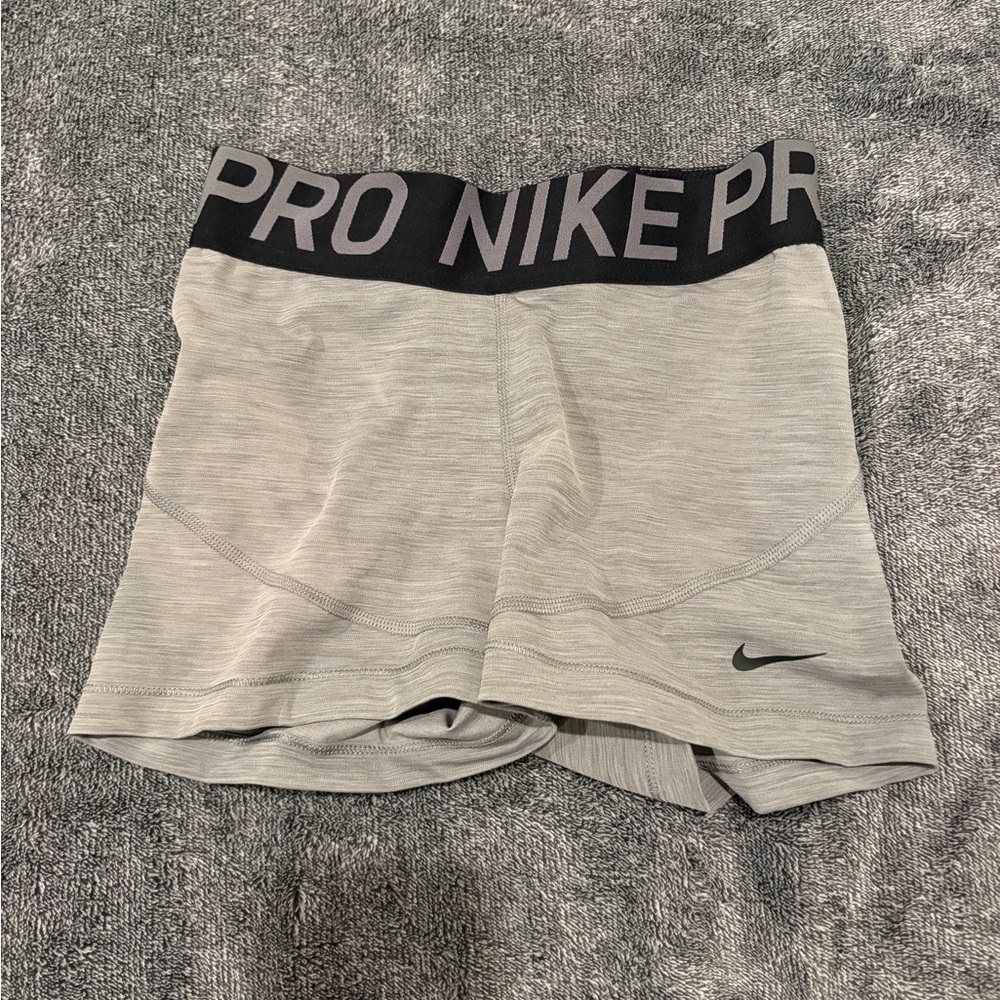 Nike Pro Dri-Fit 3in inseam Shorts Light Gray